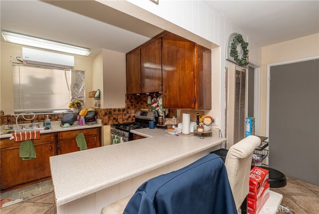 16464 Desert Knoll Drive, Victorville, CA 92395