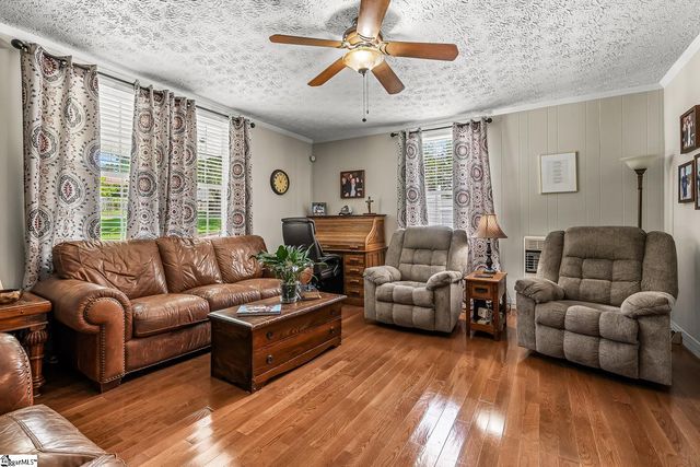 22 Hammett Street, Piedmont, SC 29673