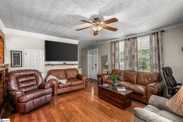 22 Hammett Street, Piedmont, SC 29673