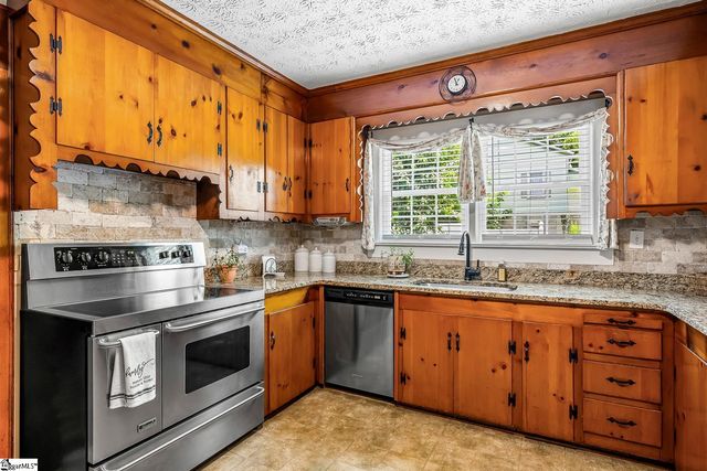 22 Hammett Street, Piedmont, SC 29673