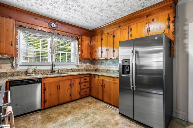 22 Hammett Street, Piedmont, SC 29673