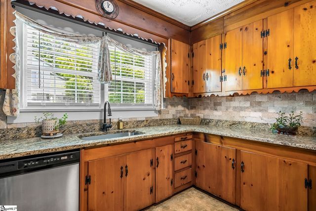22 Hammett Street, Piedmont, SC 29673
