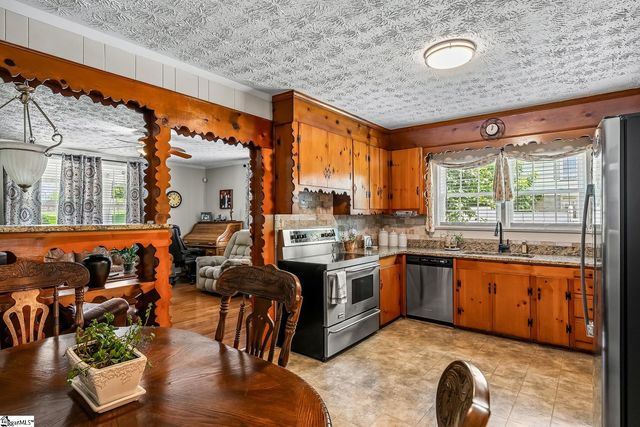 22 Hammett Street, Piedmont, SC 29673