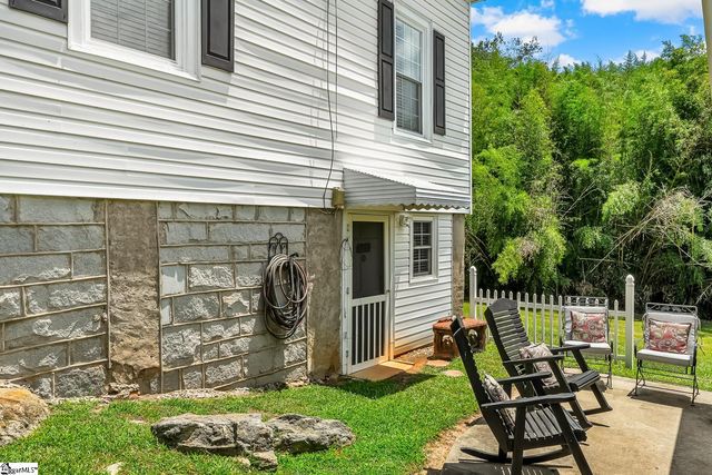22 Hammett Street, Piedmont, SC 29673