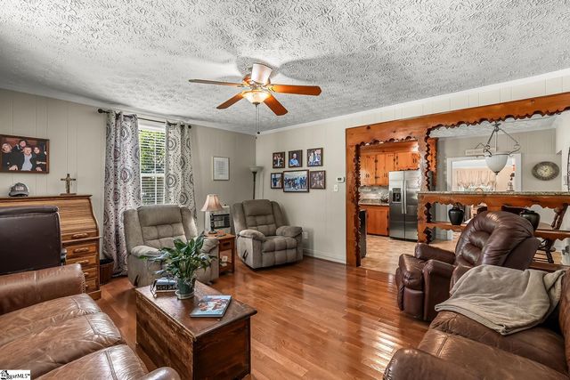 22 Hammett Street, Piedmont, SC 29673