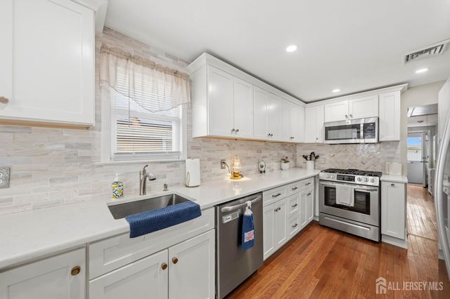 284 Shoreland Circle, Old Bridge, NJ 08879