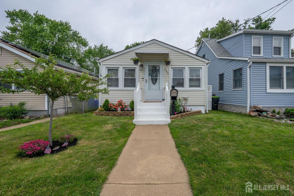 284 Shoreland Circle, Old Bridge, NJ 08879
