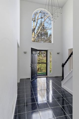 24 Scott Drive, Merrimack, NH 03054