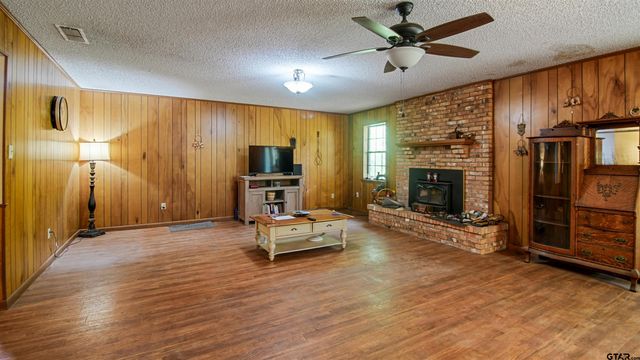 310 Graham, Mineola, TX 75773
