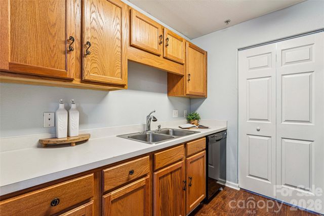 3956 Town Center Road, Harrisburg, NC 28075