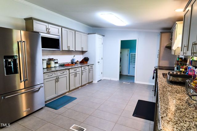 5612 Baggett Lane, Hope Mills, NC 28348