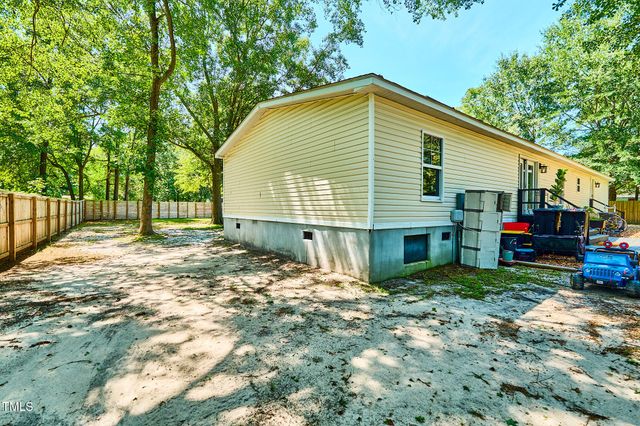 5612 Baggett Lane, Hope Mills, NC 28348