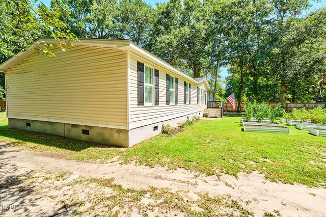 5612 Baggett Lane, Hope Mills, NC 28348