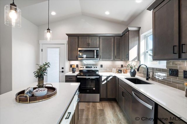 4005 SADDLEBACK LN, Cheyenne, WY 82001