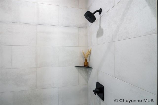 4005 SADDLEBACK LN, Cheyenne, WY 82001