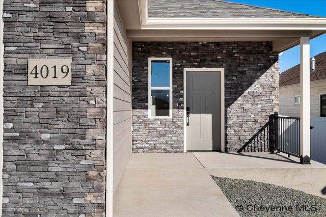 4005 SADDLEBACK LN, Cheyenne, WY 82001