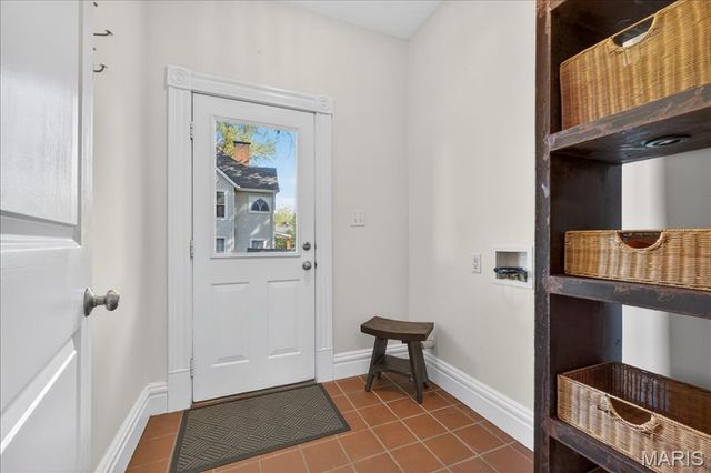 108 N Old Orchard Avenue, Webster Groves, MO 63119