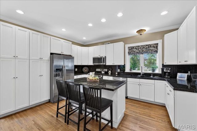 108 N Old Orchard Avenue, Webster Groves, MO 63119