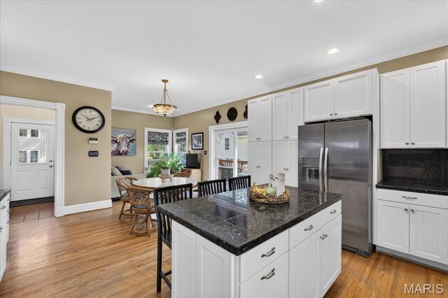108 N Old Orchard Avenue, Webster Groves, MO 63119