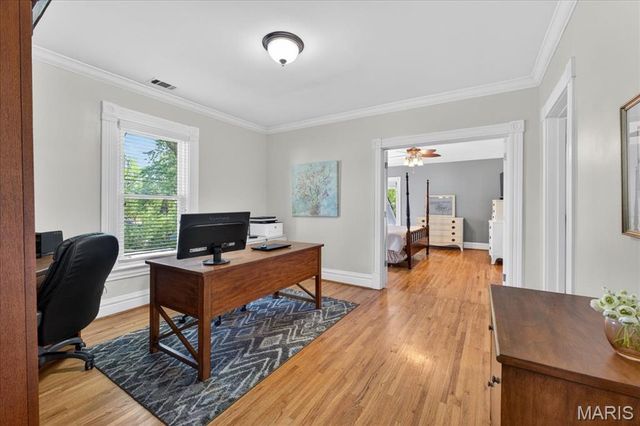 108 N Old Orchard Avenue, Webster Groves, MO 63119