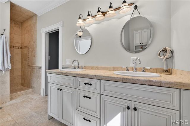 108 N Old Orchard Avenue, Webster Groves, MO 63119
