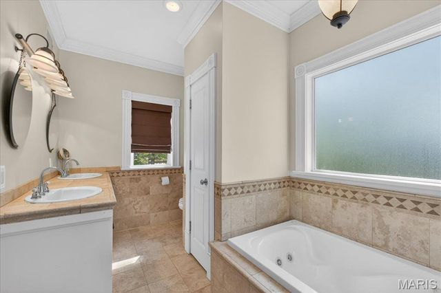 108 N Old Orchard Avenue, Webster Groves, MO 63119