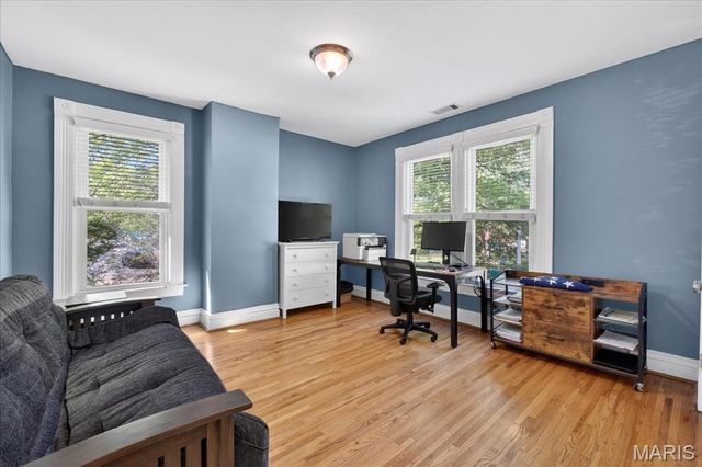 108 N Old Orchard Avenue, Webster Groves, MO 63119
