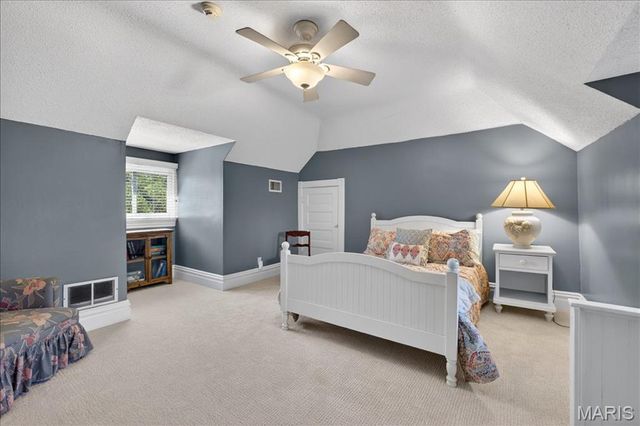 108 N Old Orchard Avenue, Webster Groves, MO 63119
