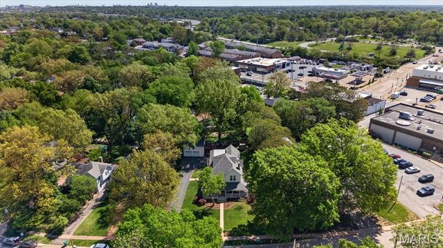 108 N Old Orchard Avenue, Webster Groves, MO 63119