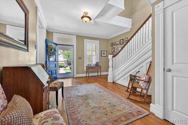 108 N Old Orchard Avenue, Webster Groves, MO 63119