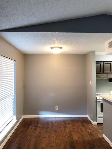 17331 Red Oak Drive 32, Houston, TX 77090