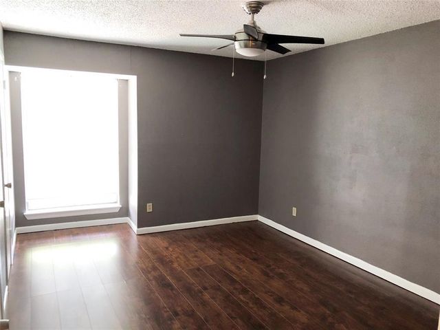 17331 Red Oak Drive 32, Houston, TX 77090