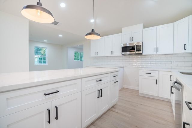 1310 E 34th Street, Houston, TX 77022