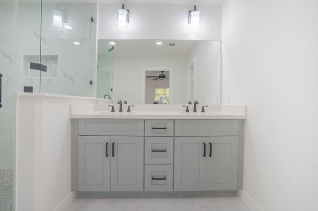 1310 E 34th Street, Houston, TX 77022