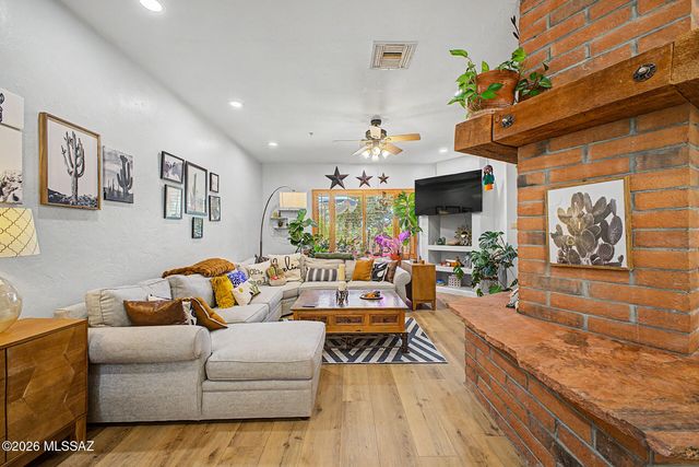 10909 N Sandra Road, Tucson, AZ 85742