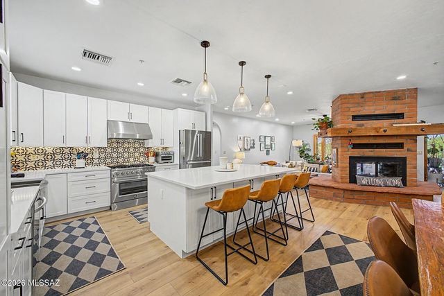10909 N Sandra Road, Tucson, AZ 85742