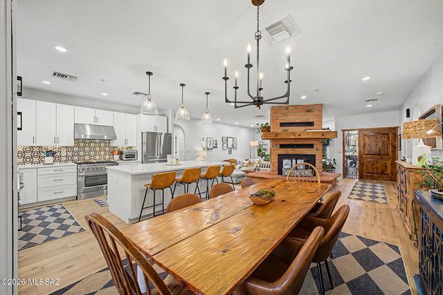 10909 N Sandra Road, Tucson, AZ 85742