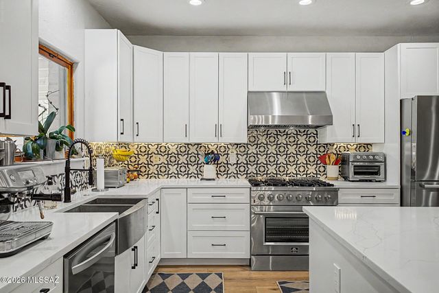 10909 N Sandra Road, Tucson, AZ 85742