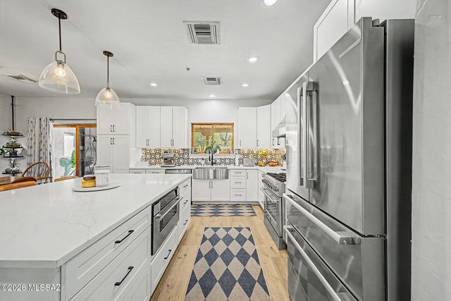 10909 N Sandra Road, Tucson, AZ 85742