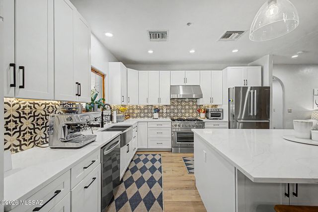 10909 N Sandra Road, Tucson, AZ 85742