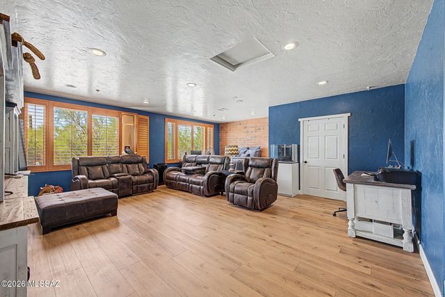 10909 N Sandra Road, Tucson, AZ 85742