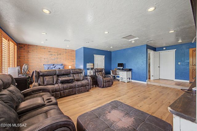 10909 N Sandra Road, Tucson, AZ 85742