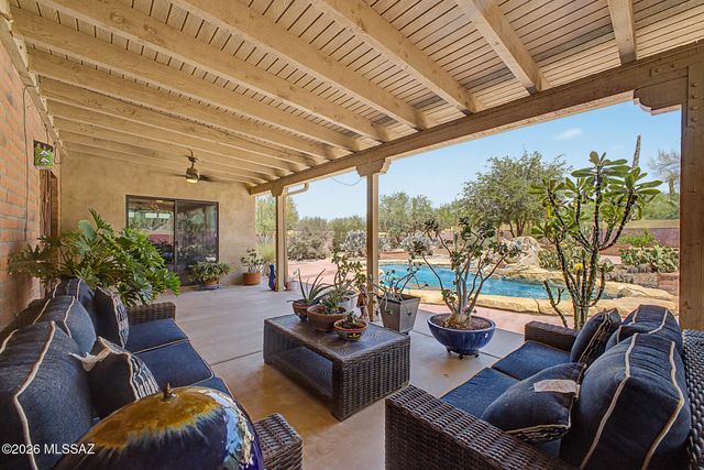 10909 N Sandra Road, Tucson, AZ 85742