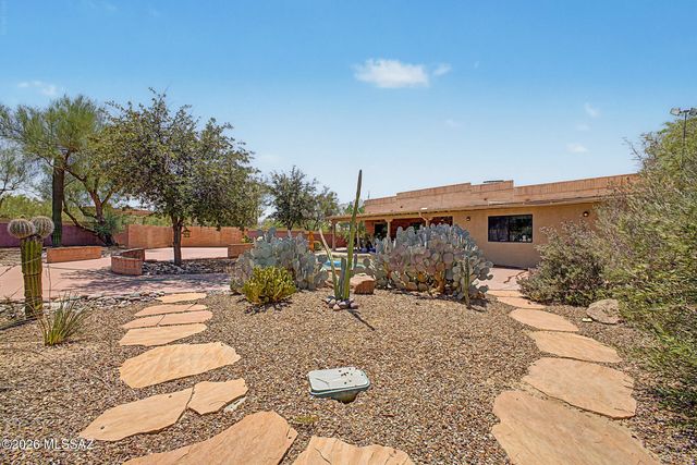 10909 N Sandra Road, Tucson, AZ 85742