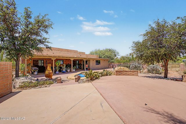 10909 N Sandra Road, Tucson, AZ 85742