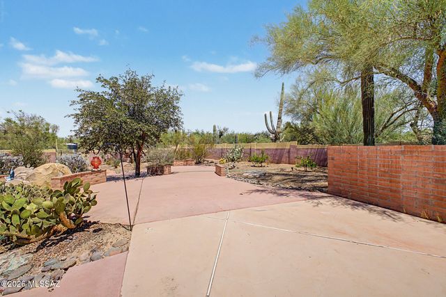 10909 N Sandra Road, Tucson, AZ 85742