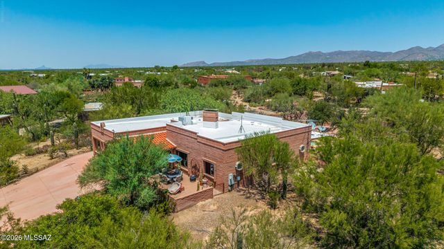 10909 N Sandra Road, Tucson, AZ 85742