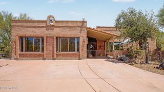10909 N Sandra Road, Tucson, AZ 85742