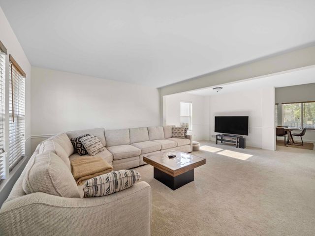 2521 WATERFORD Lane, Lake In The Hills, IL 60156