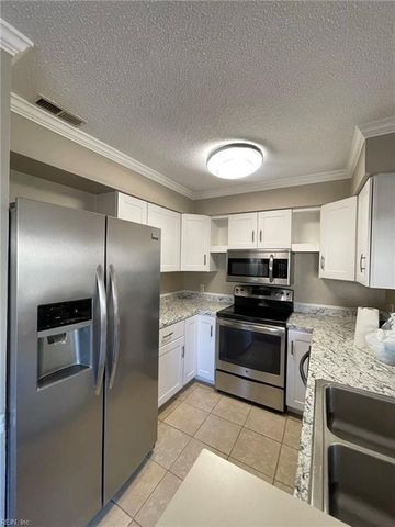 110 Kingsbridge LN, Yorktown, VA 23692